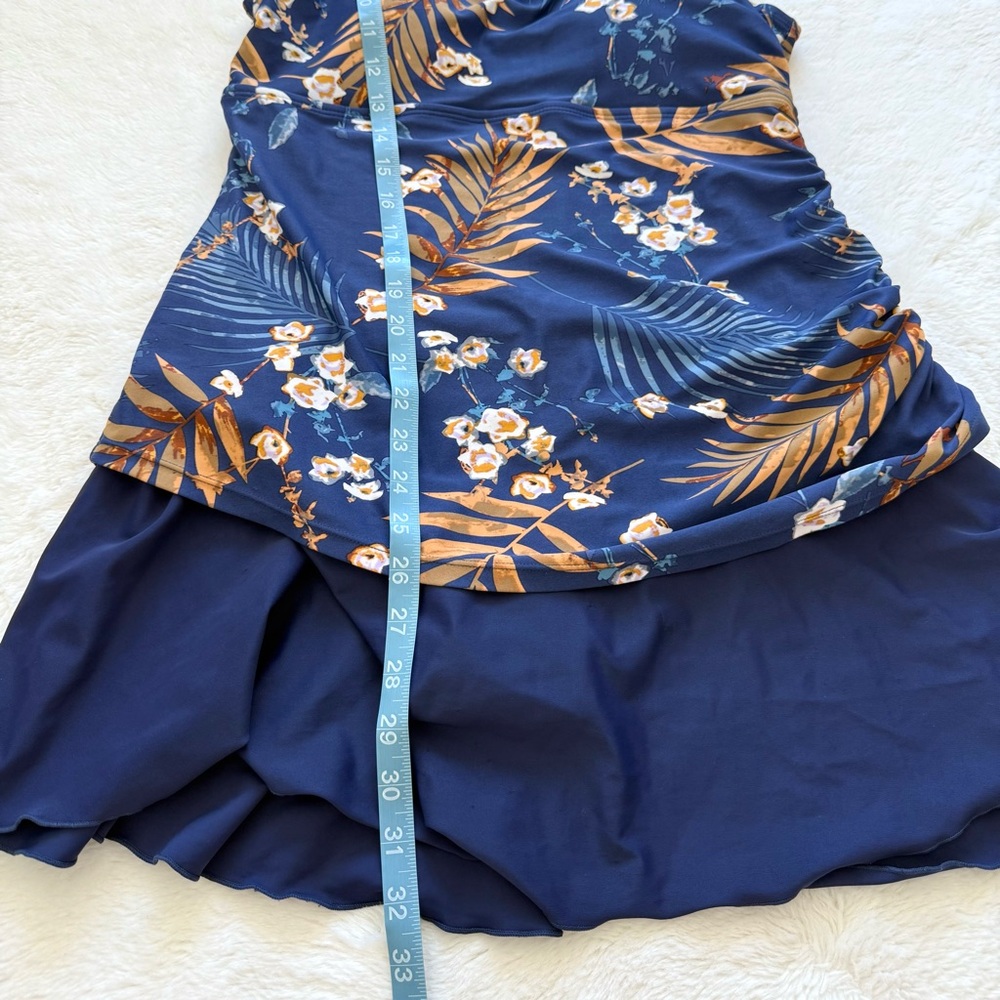 Women one piece swimsuit size 12 - Picture 3 of 6